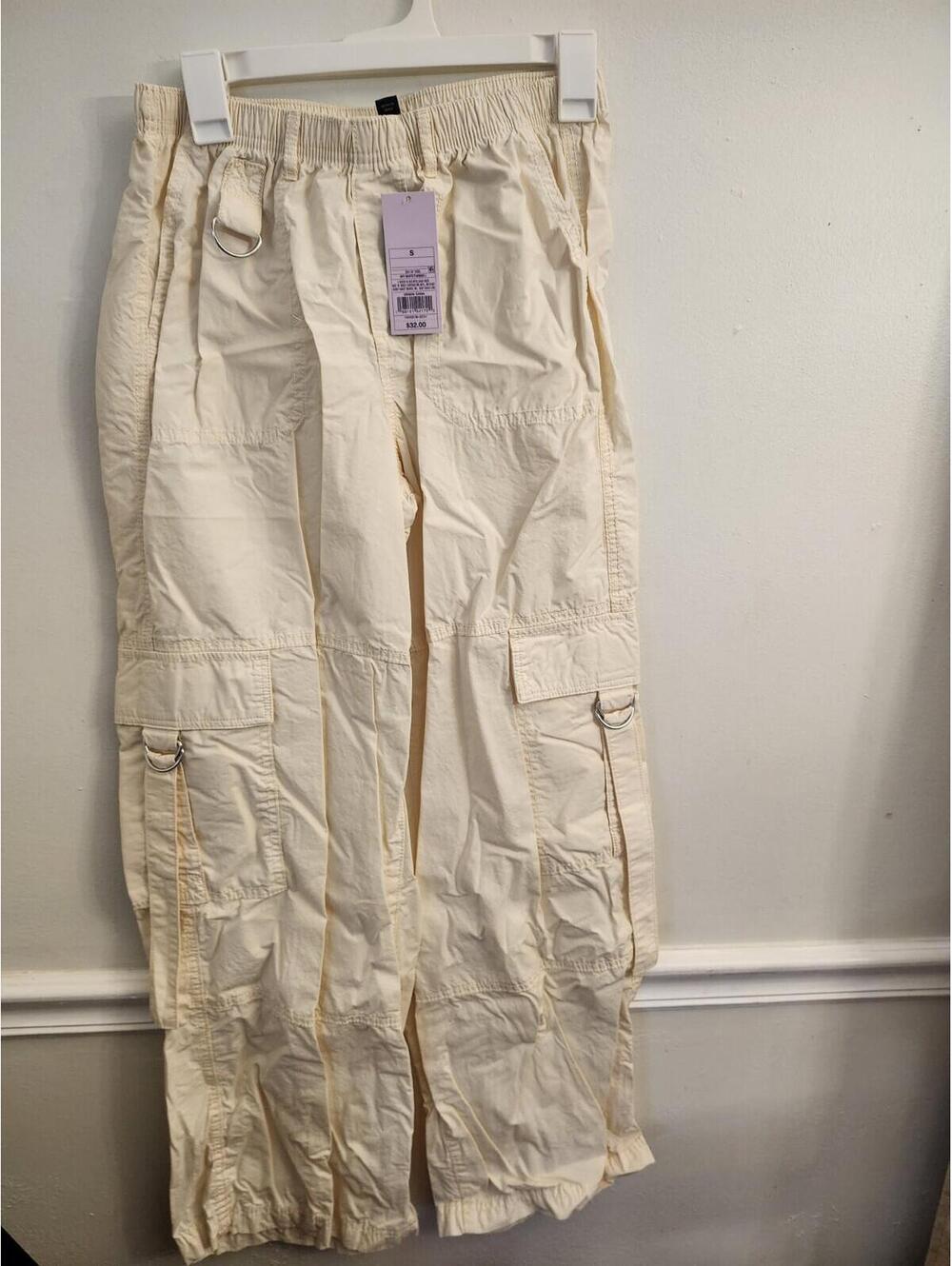 Women's Wild Fable Off-White Cargo Pants Light Weight Size Small